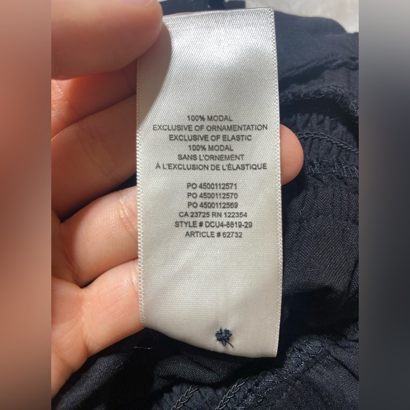 Aritzia Wilfred Irene Wide Leg Flowy Lace Trim V-Neck Black Modal Romper Size XS - Picture 15 of 16